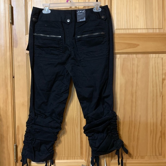 Inc - Capris - regular fit - size 6 black - Picture 2 of 4